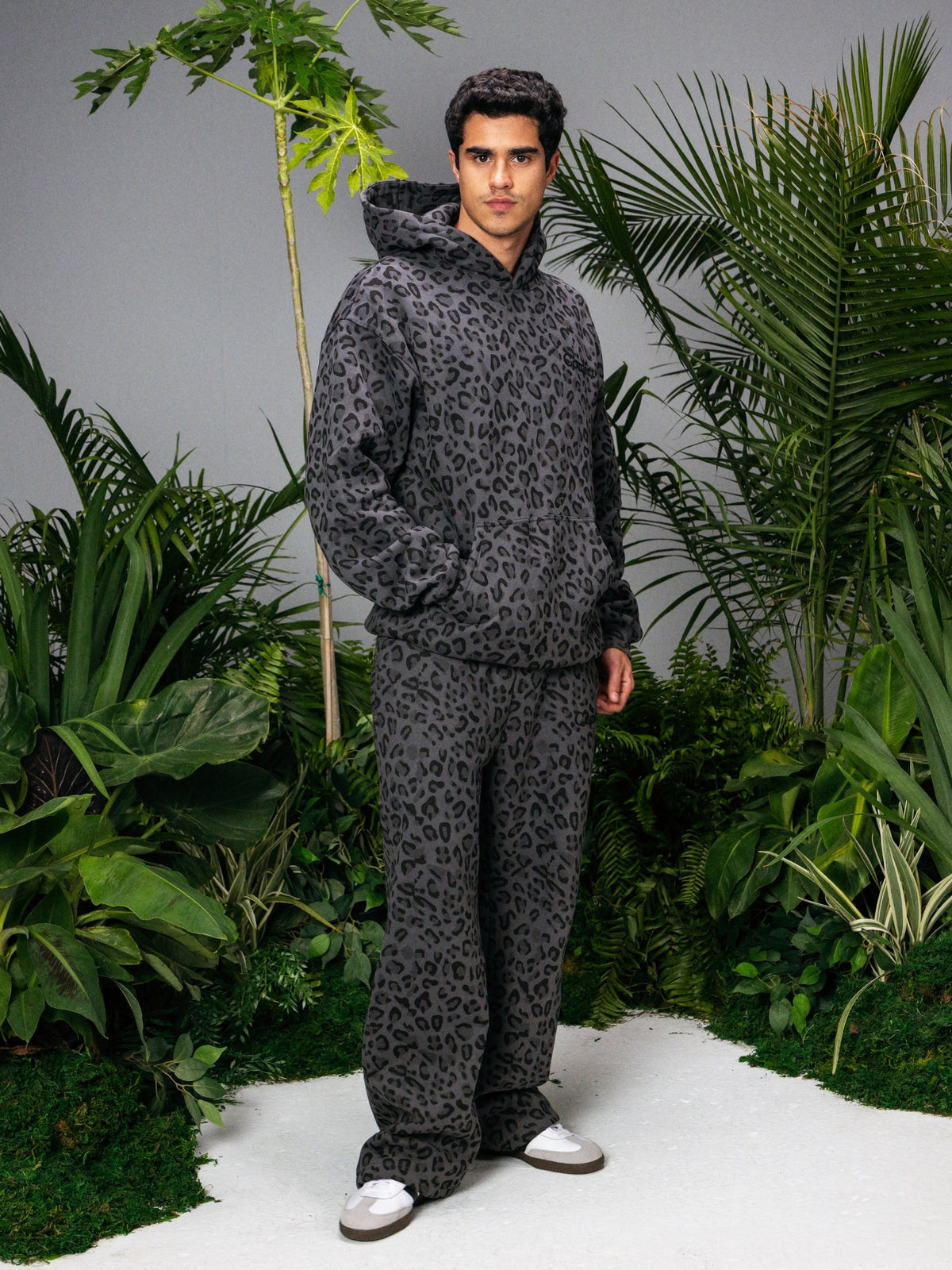 Minimalist Straight Leg Sweatpants