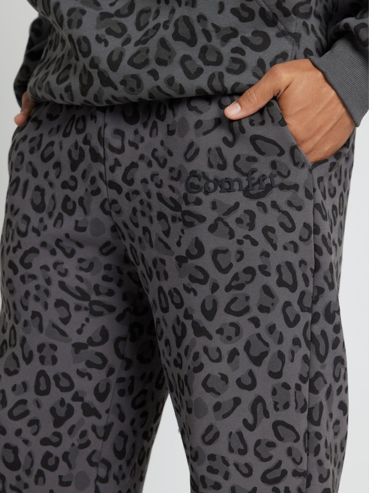 Minimalist Straight Leg Sweatpants – Long