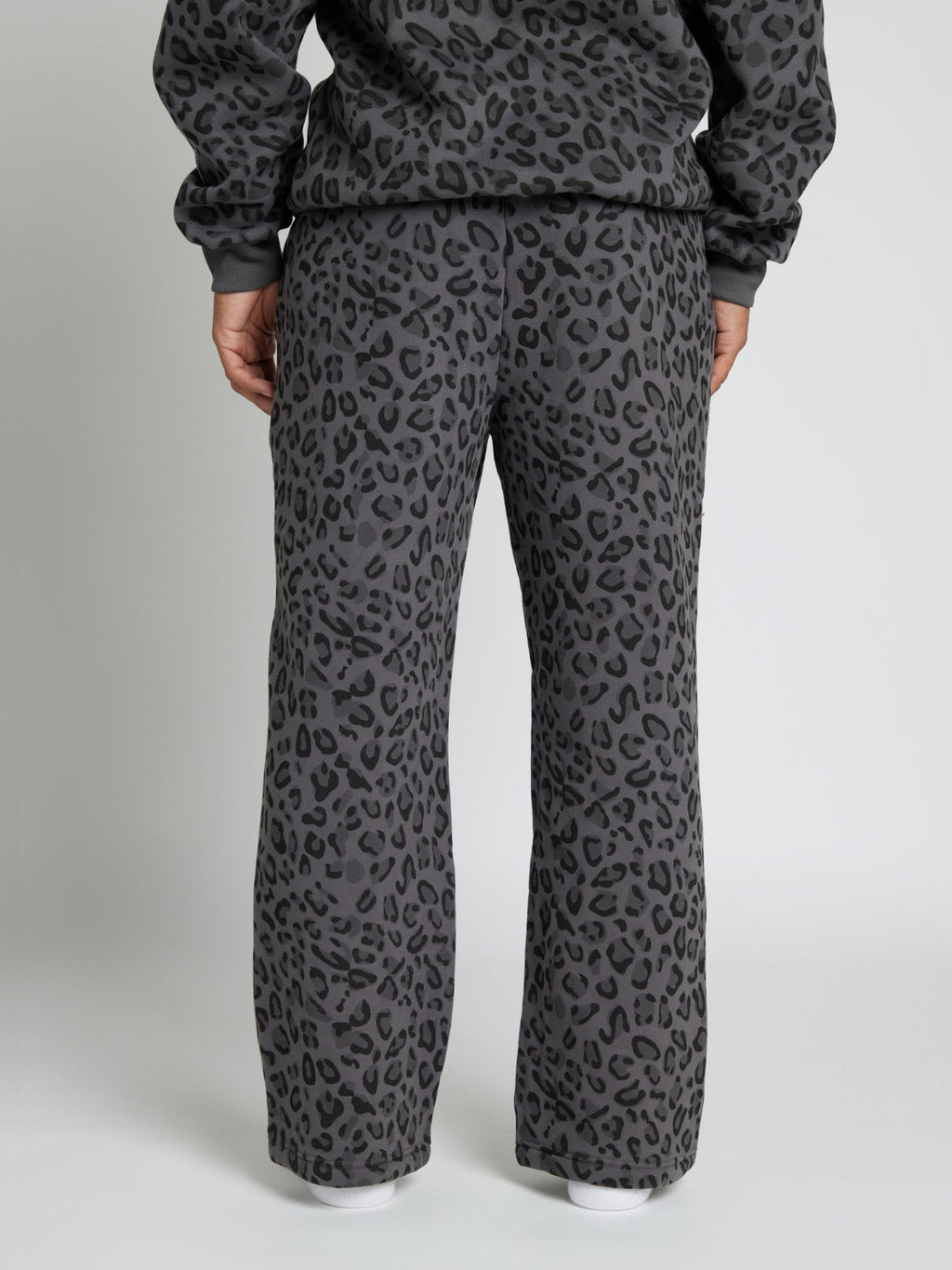 Minimalist Straight Leg Sweatpants – Long